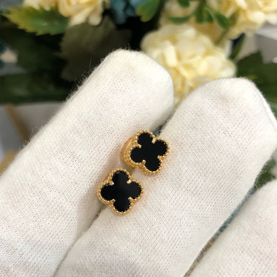 [⭐Aura]CLOVER MINI GOLD EARRINGS