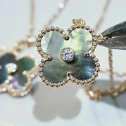 [⭐Aura]CLOVER 15MM DIAMOND AND MOTHER-OF-GREY NECKLACE