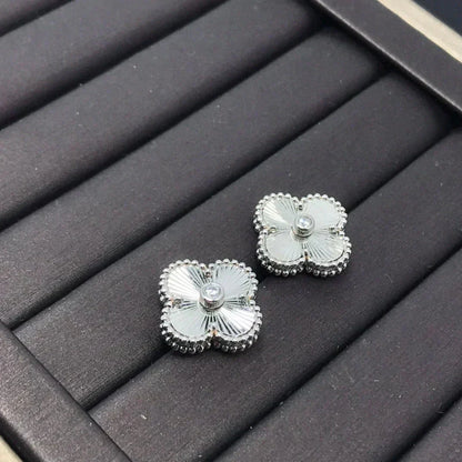 [⭐Aura]CLOVER MINI 9.5MM LASER EARRINGS