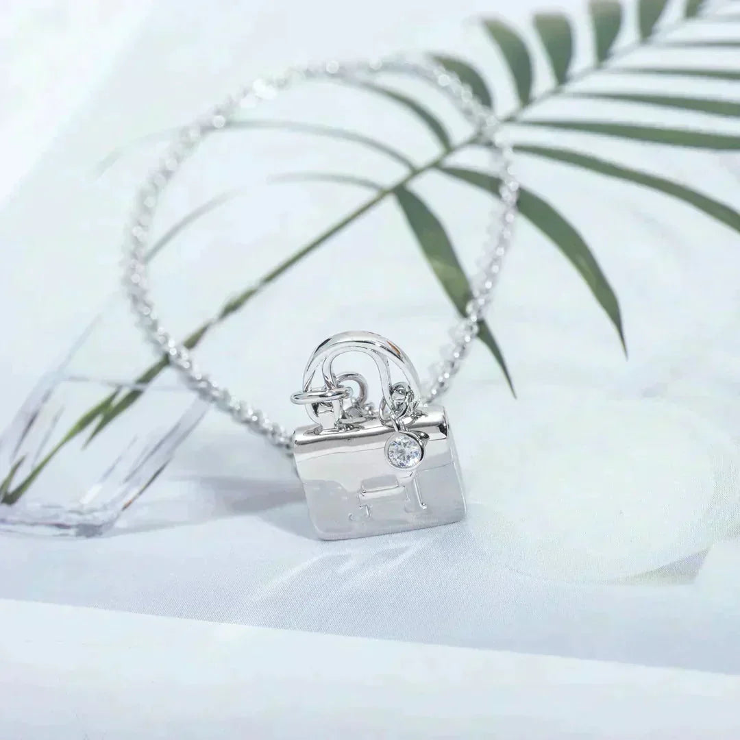 [⭐Aura]AMULETTE PEDANT SILVER NECKLACE
