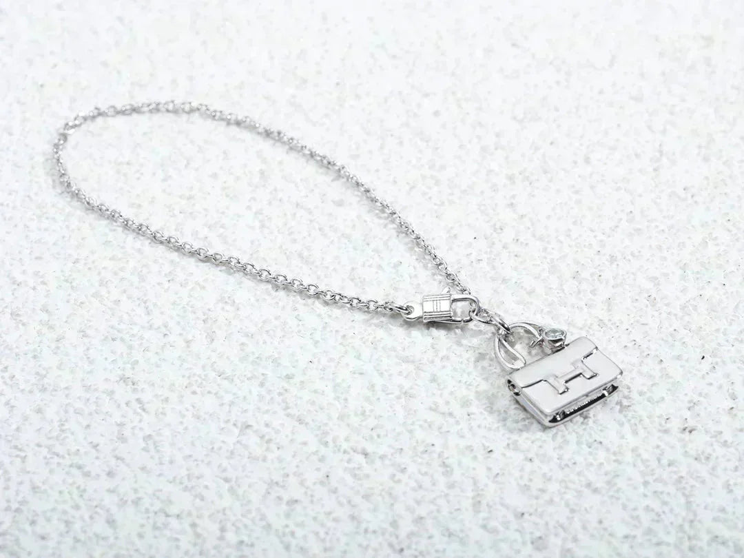[⭐Aura]AMULETTE PEDANT SILVER NECKLACE