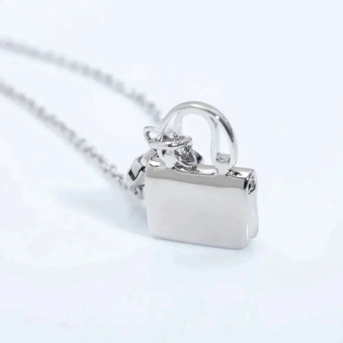 [⭐Aura]AMULETTE PEDANT SILVER NECKLACE