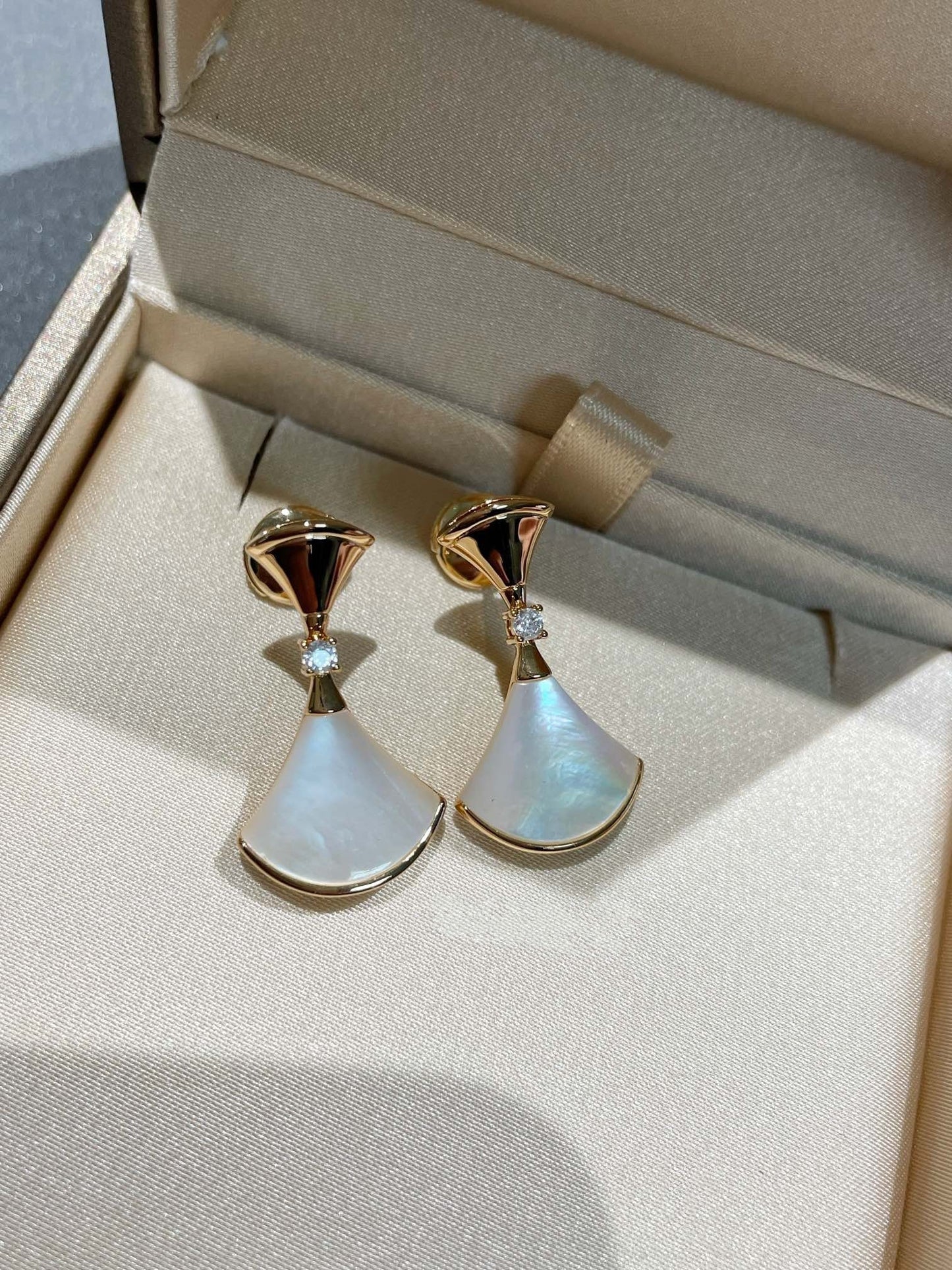[⭐Aura]DREAM MOP 1 DIAMOND EARRINGS