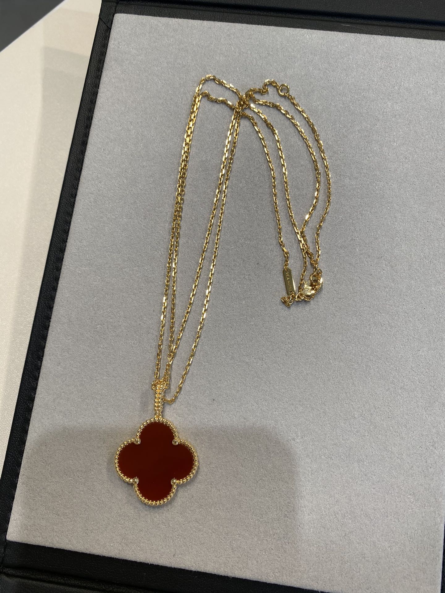 [⭐Aura]CLOVER 25MM NECKLACE GOLD CARNELIAN