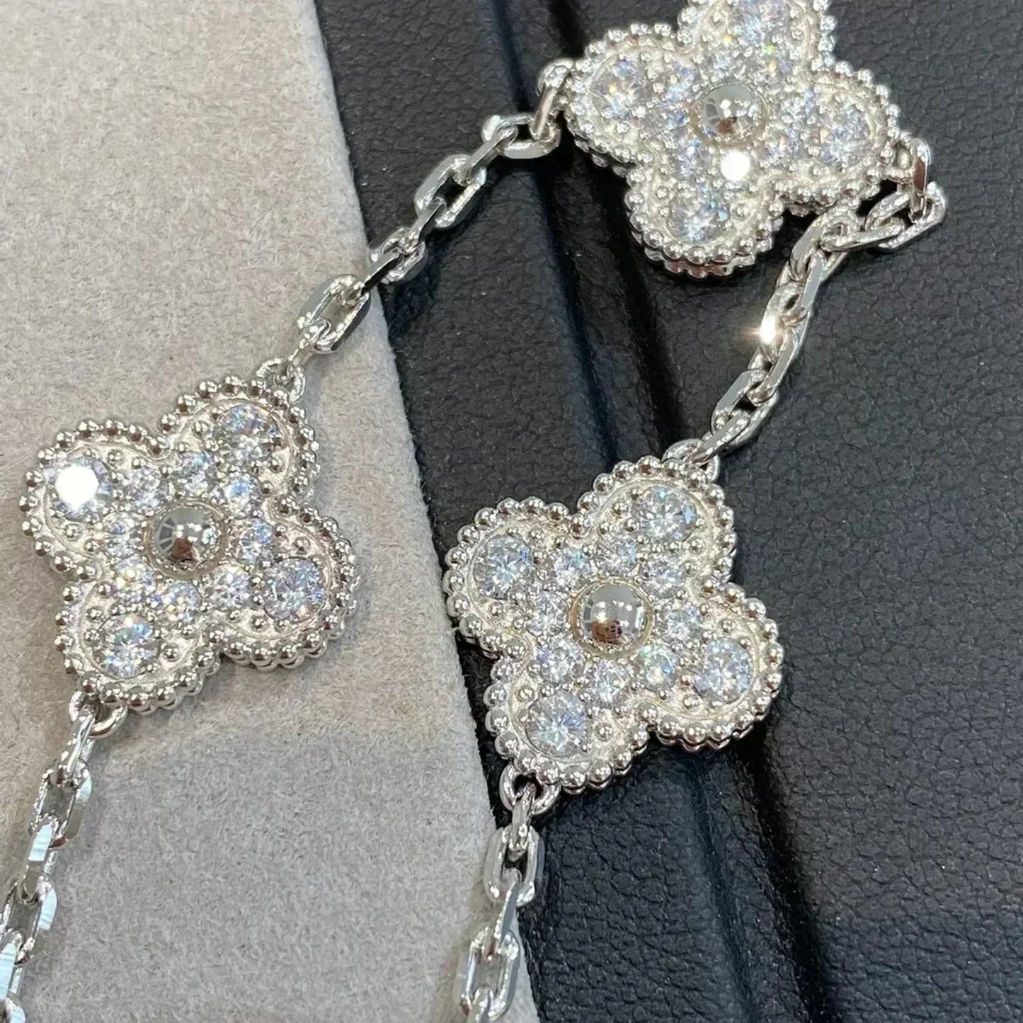 [⭐Aura] CLOVER 5 MOTIF FULL DIAMOND BRACELET COLLECTION