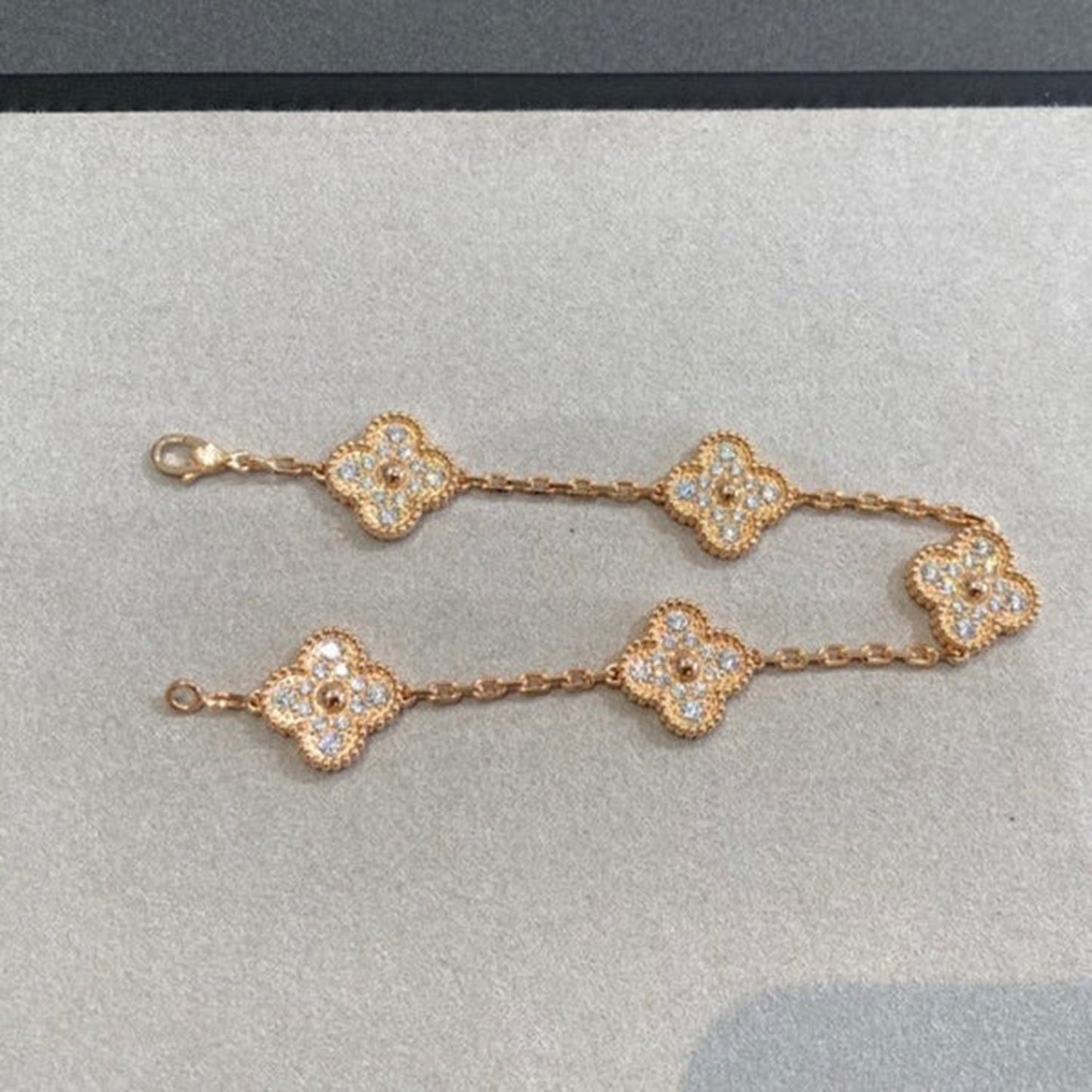 [⭐Aura] CLOVER 5 MOTIF FULL DIAMOND BRACELET COLLECTION