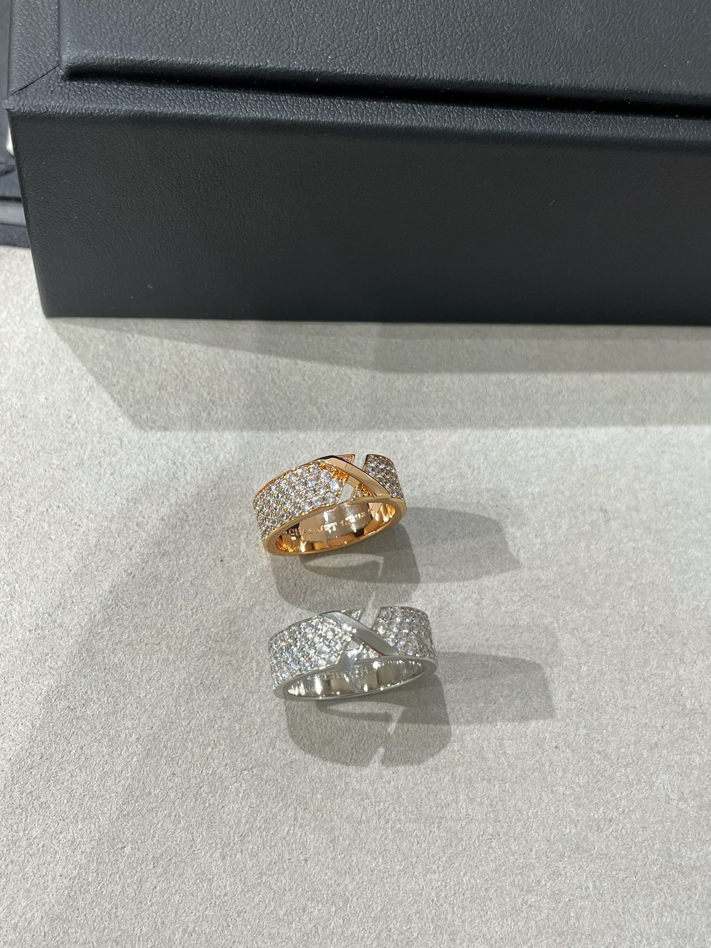 [⭐Aura]LIENS EVIDENCE  DIAMOND PAVED RING