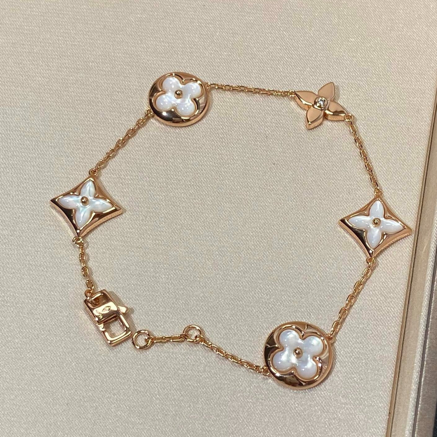 [⭐Aura]STAR AND SUN 5 MOTIF MOP PINK GOLD BRACELET