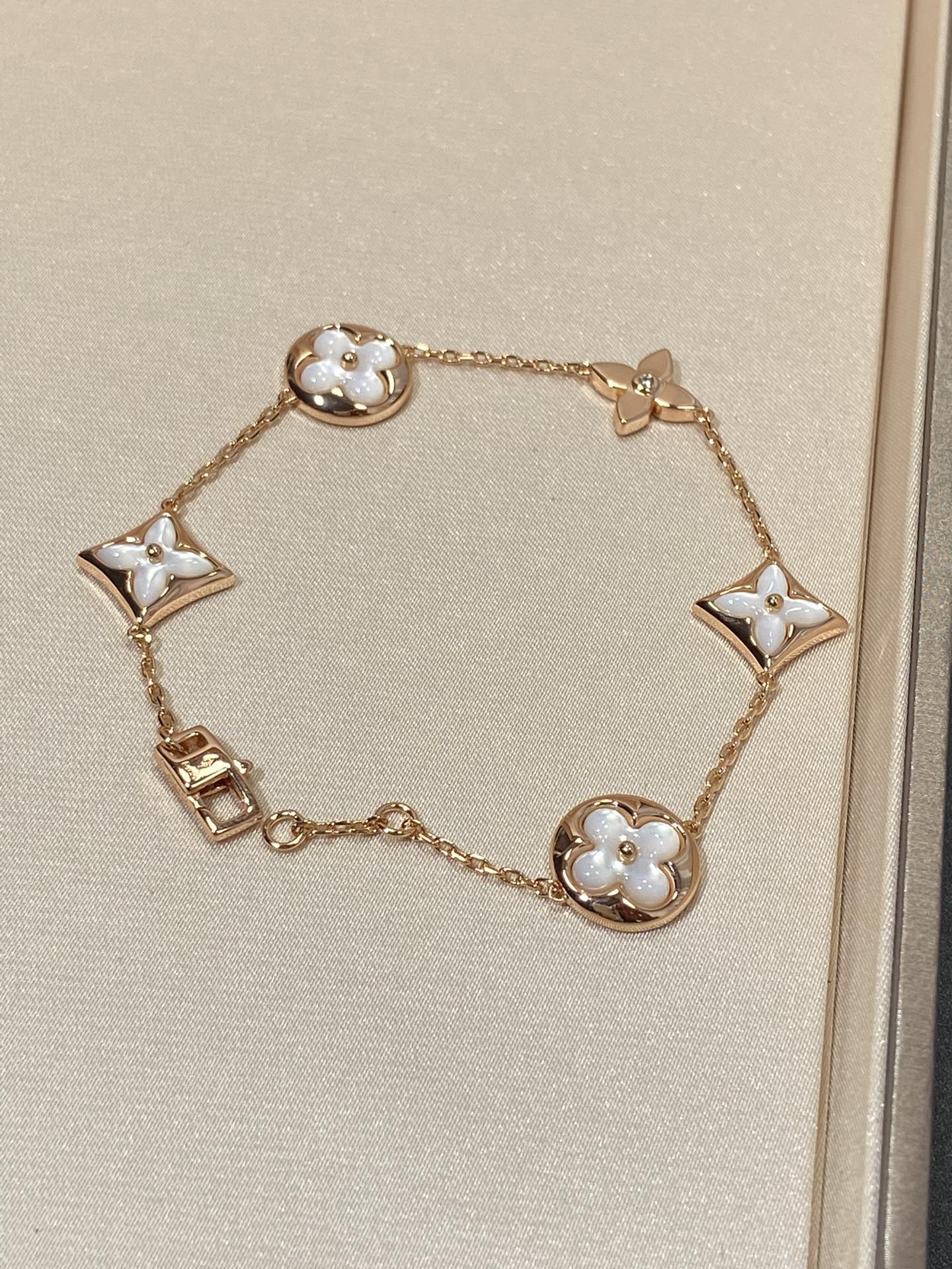 [⭐Aura]STAR AND SUN 5 MOTIF MOP PINK GOLD BRACELET