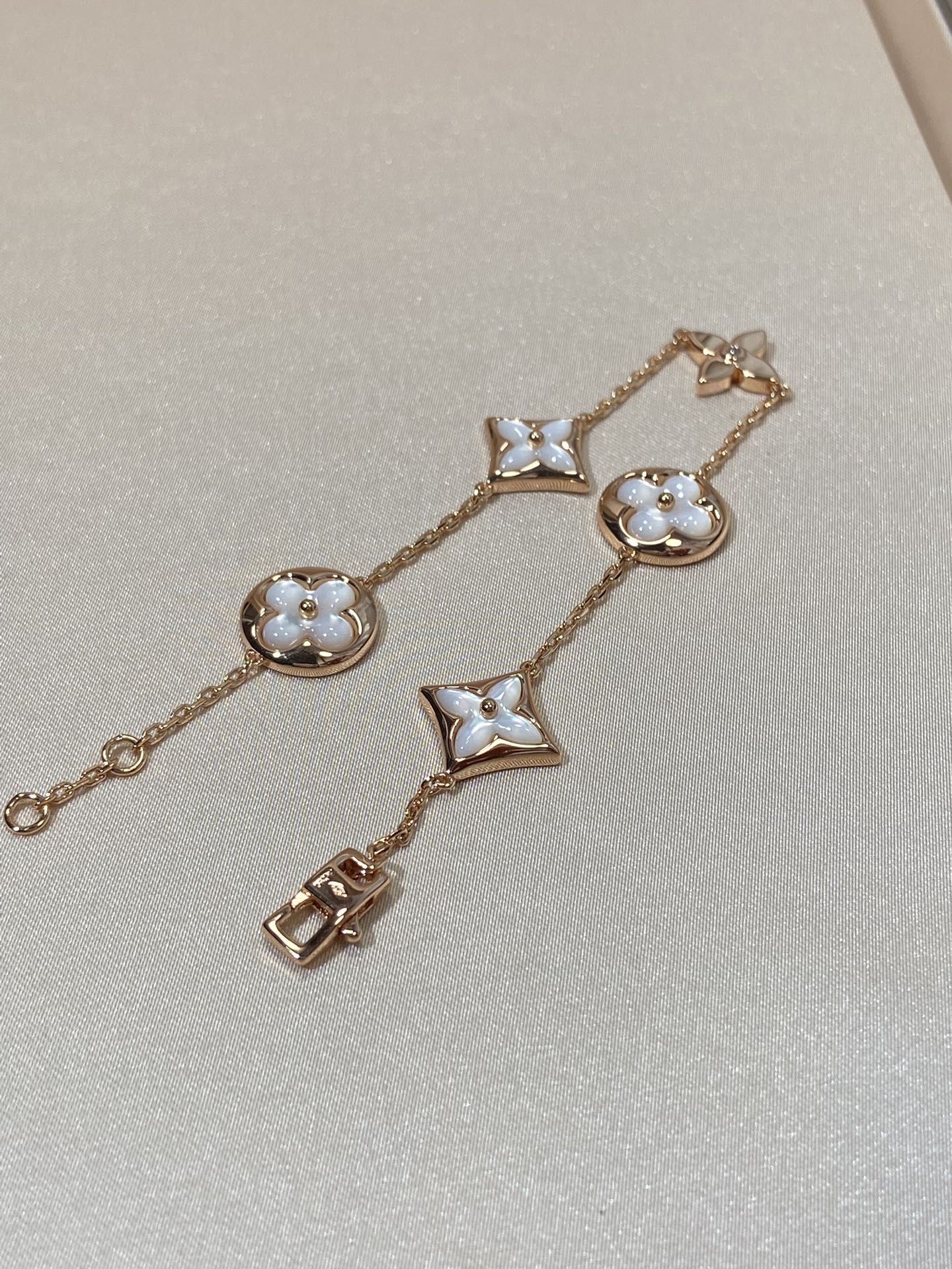 [⭐Aura]STAR AND SUN 5 MOTIF MOP PINK GOLD BRACELET
