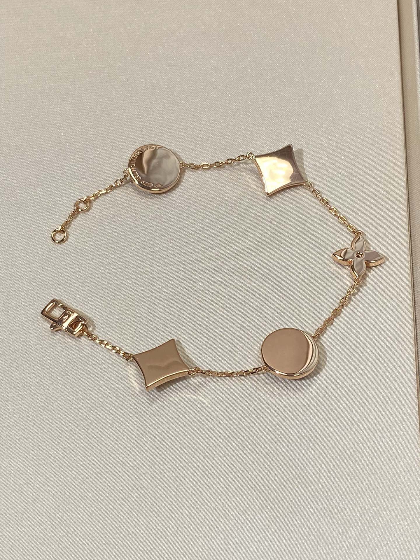 [⭐Aura]STAR AND SUN 5 MOTIF MOP PINK GOLD BRACELET