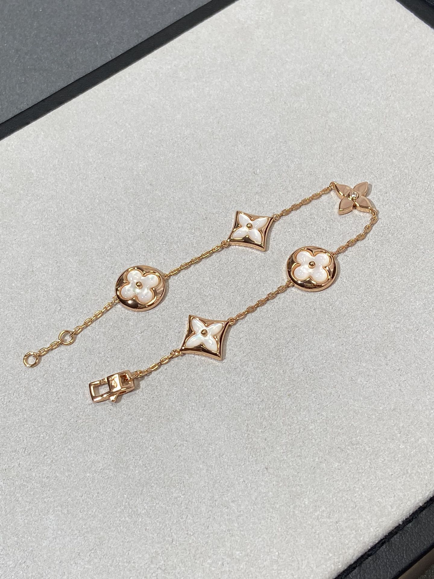 [⭐Aura]STAR AND SUN 5 MOTIF MOP PINK GOLD BRACELET
