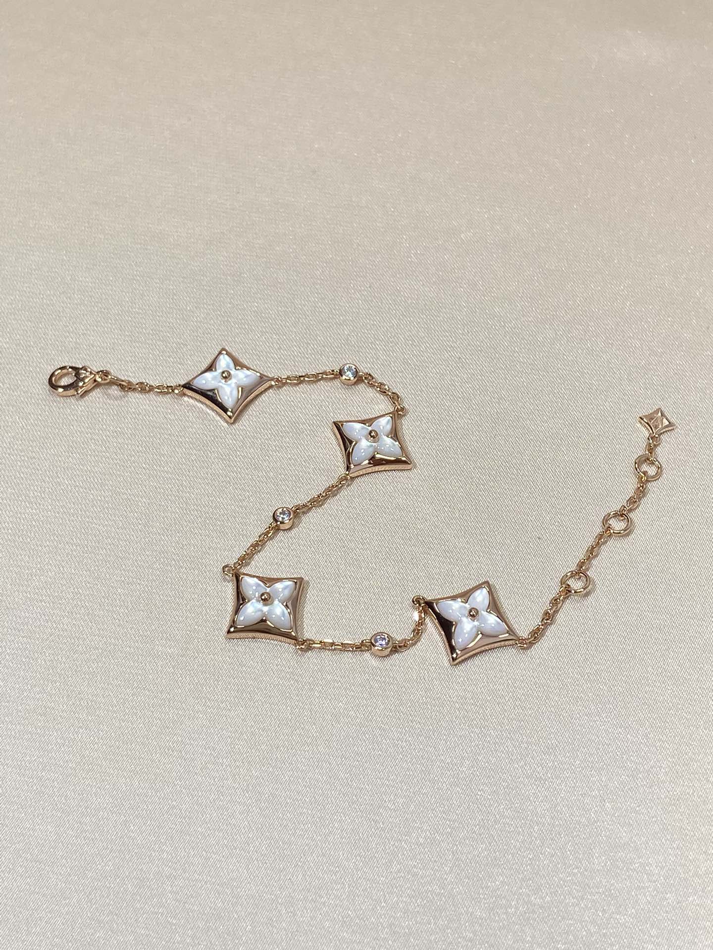 [⭐Aura]STAR 4 MOTIF MOP DIAMOND PINK GOLD BRACELET