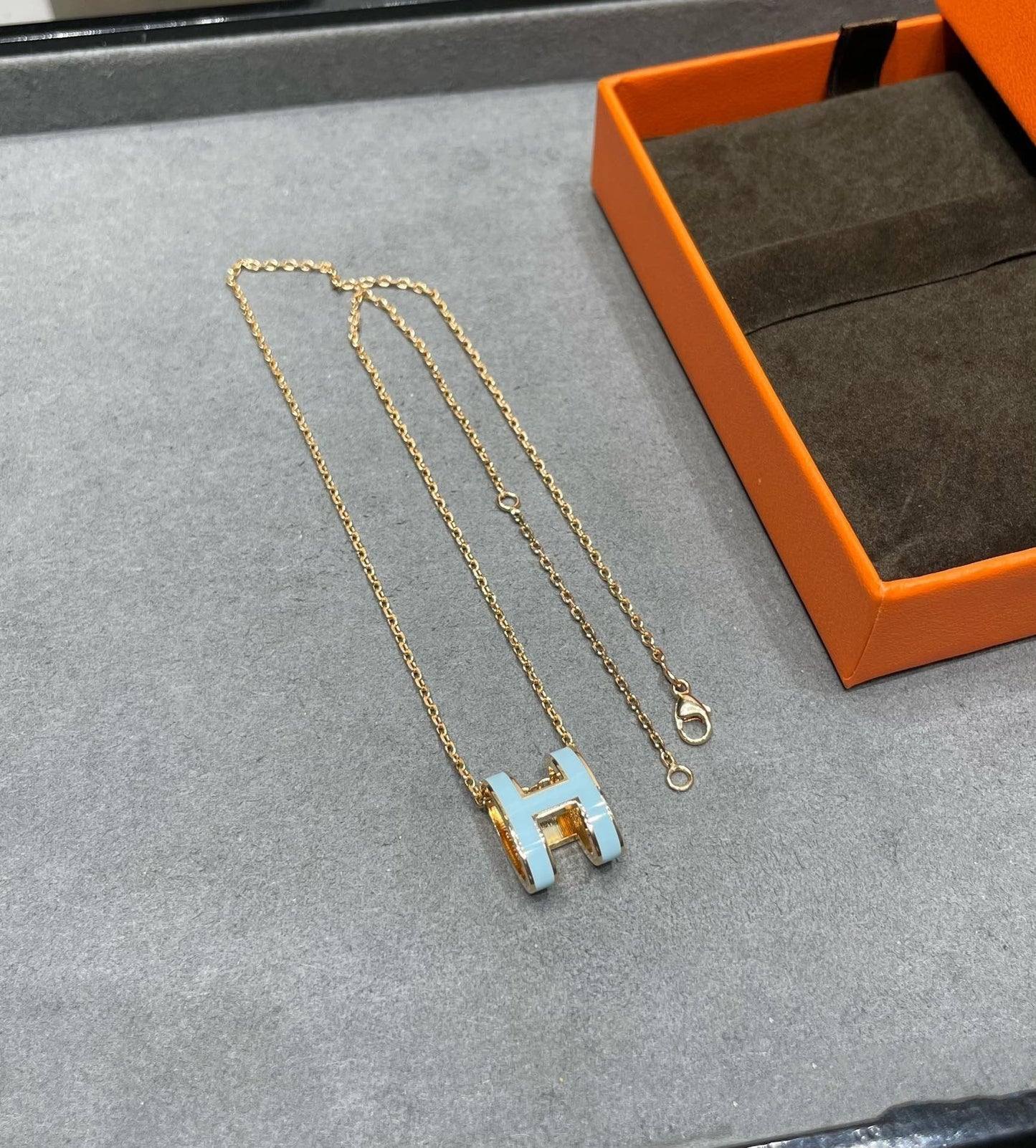 [⭐Aura]POP H SKY BLUE NECKLACE
