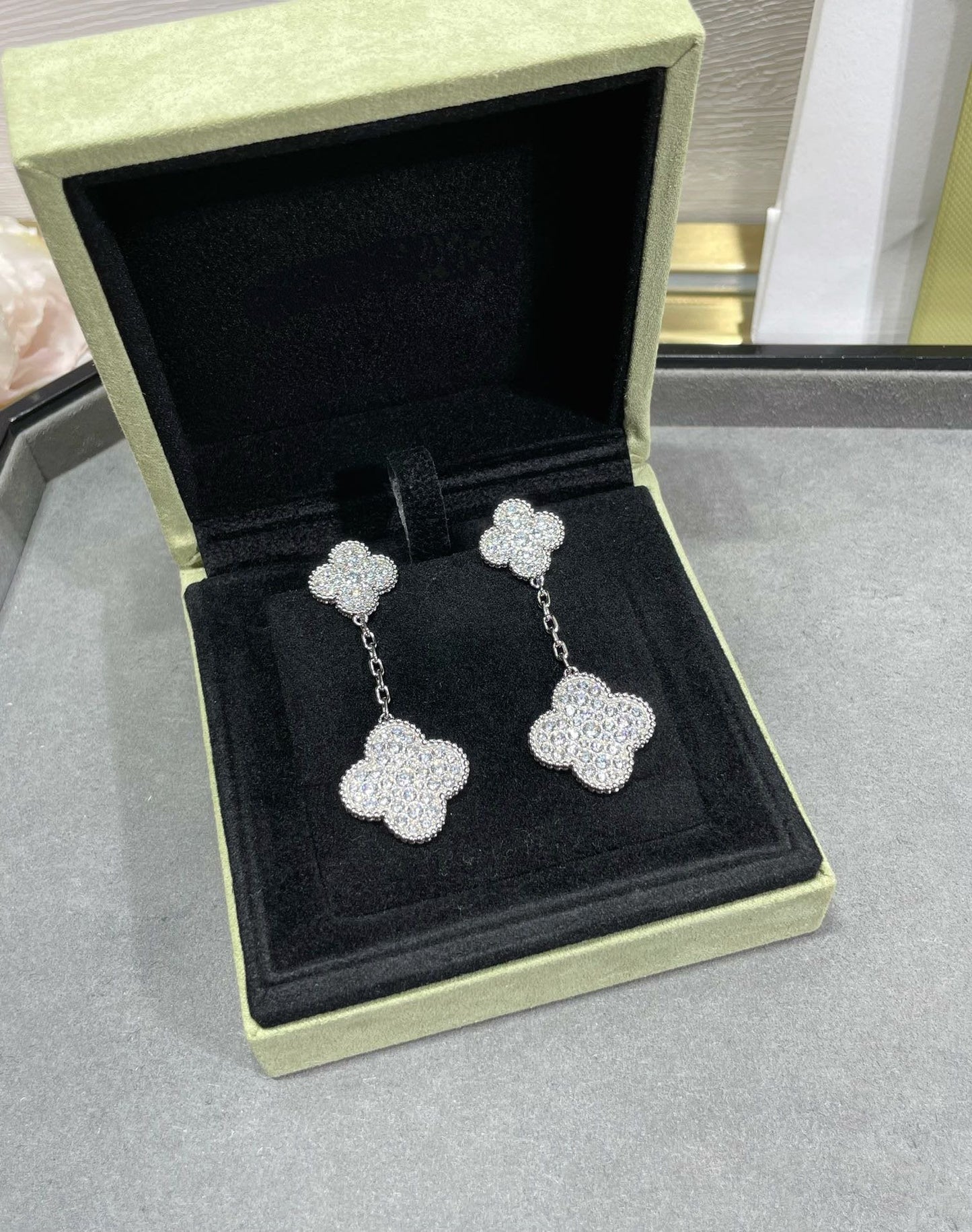 [⭐Aura]CLOVER 2 MOTIFS DIAMOND PAVED SILVER EARRINGS