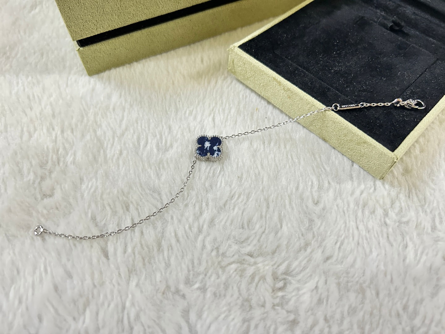 [⭐Aura]CLOVER 1 MOTIF PIETERSITE BRACELET