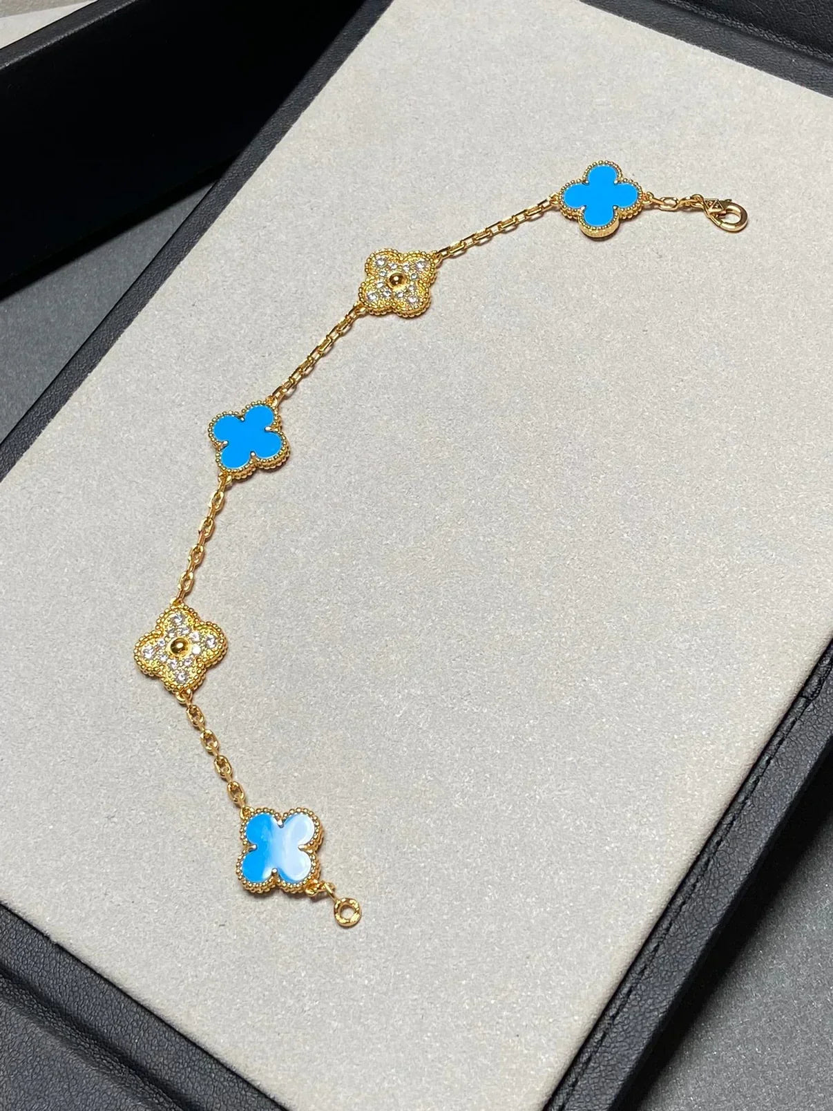 [⭐Aura] CLOVER 5 MOTIF BLUE AGATE BRACELET COLLECTION