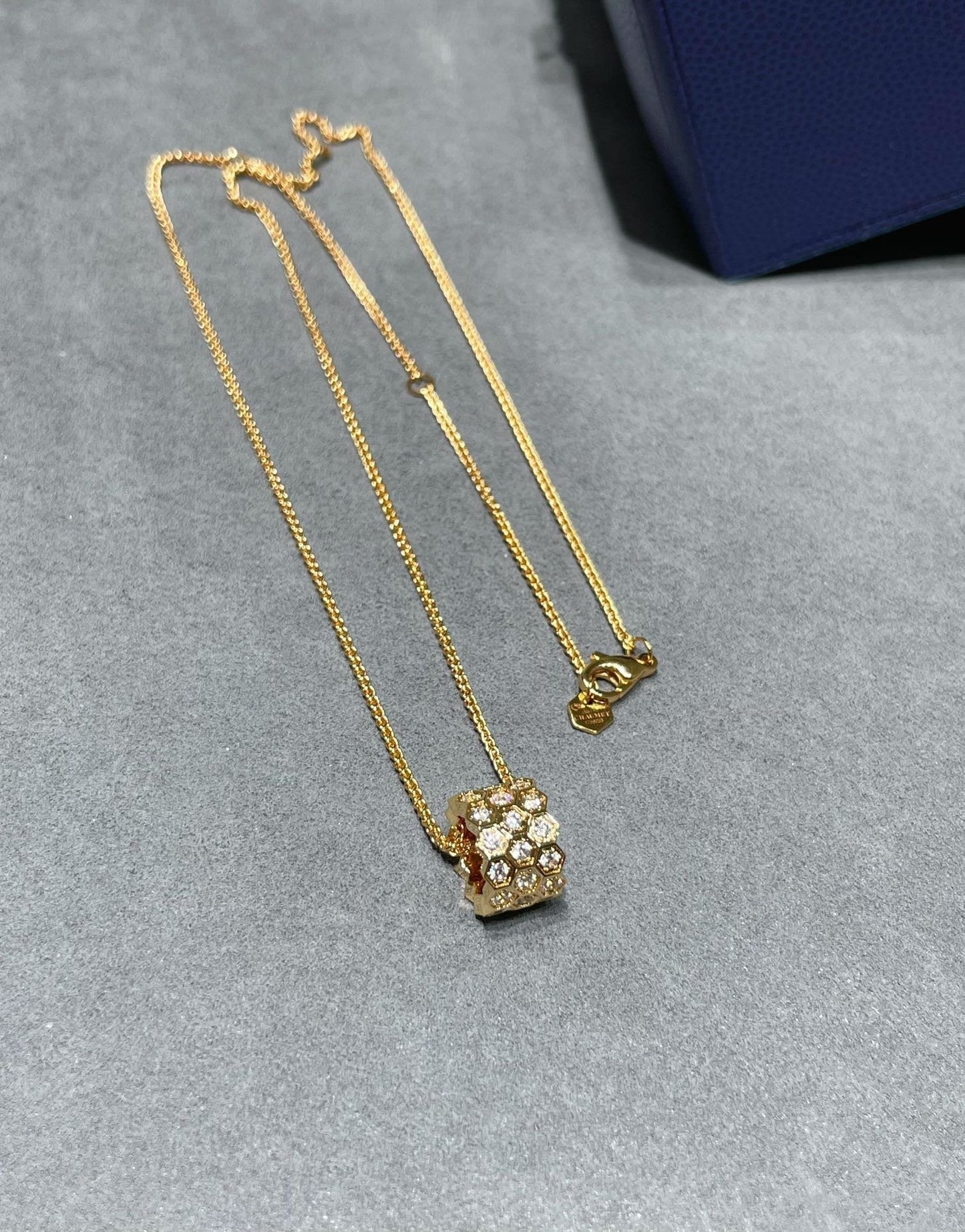 [⭐Aura]BEE LOVE DIAMOND PAVED 3 ROW NECKLACE