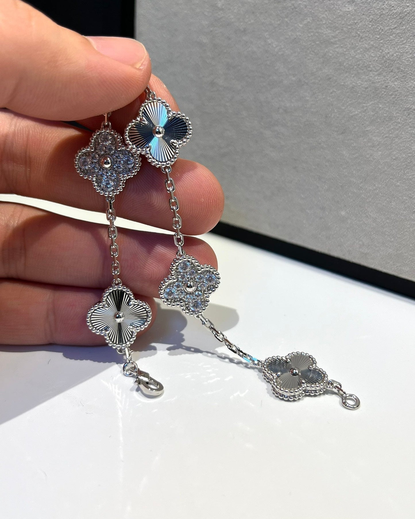 [⭐Aura] CLOVER 5 MOTIF LASER BRACELET COLLECTION