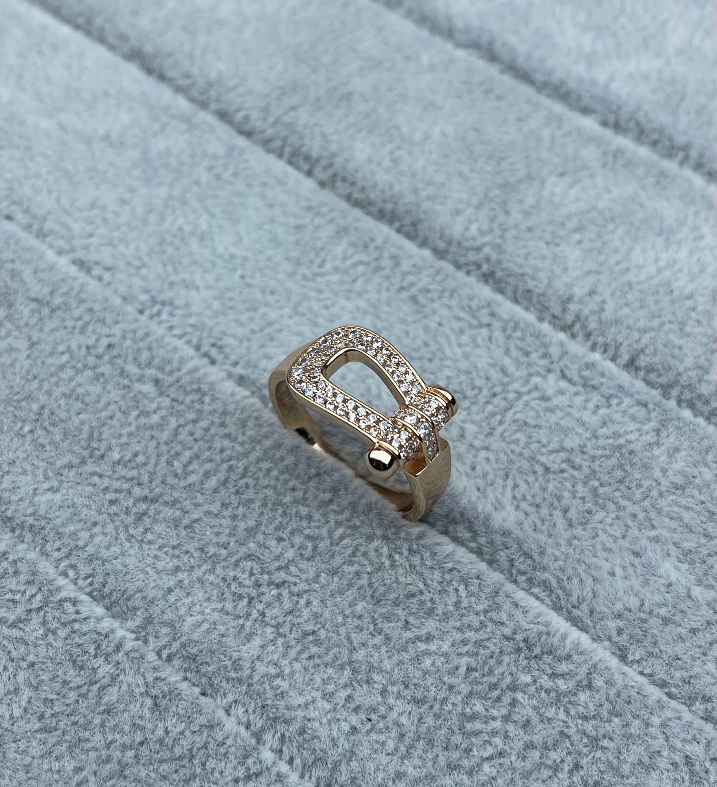 [⭐Aura]Wide Hoof-Shaped Diamond-Studded Ring