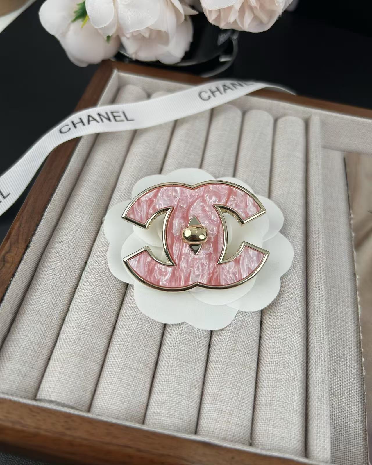 [⭐Aura]Pink Resin Classic Brooch 5cm