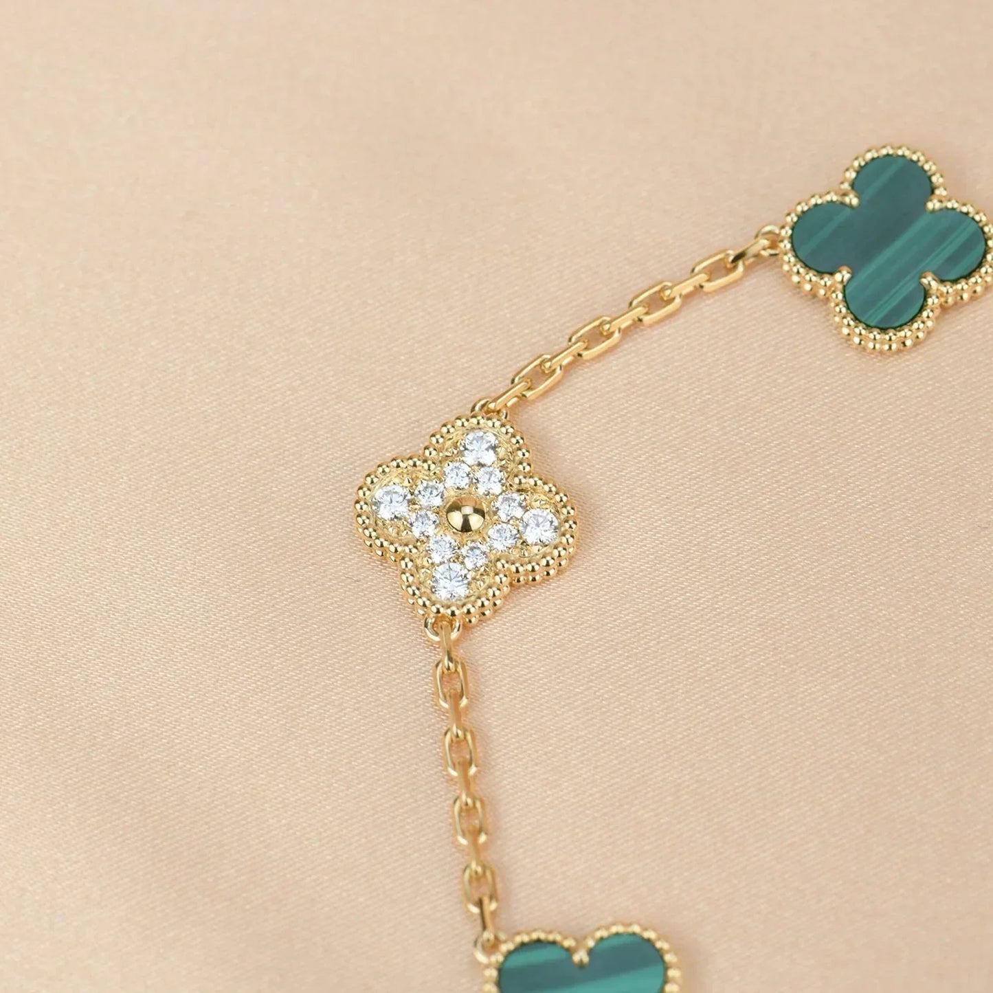 [⭐Aura] CLOVER 5 MOTIF MALACHITE BRACELET COLLECTION