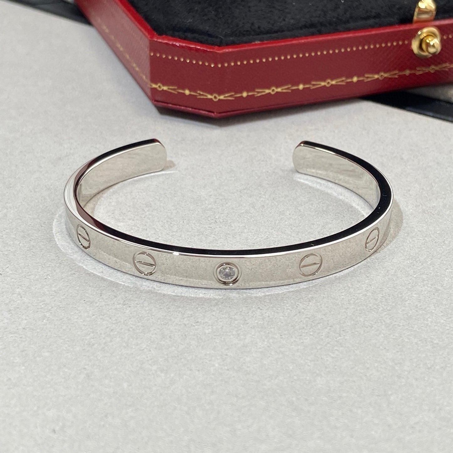 [⭐Aura]LOVE BRACELET 6.1MM 1 DIAMOND OPEN CUFF