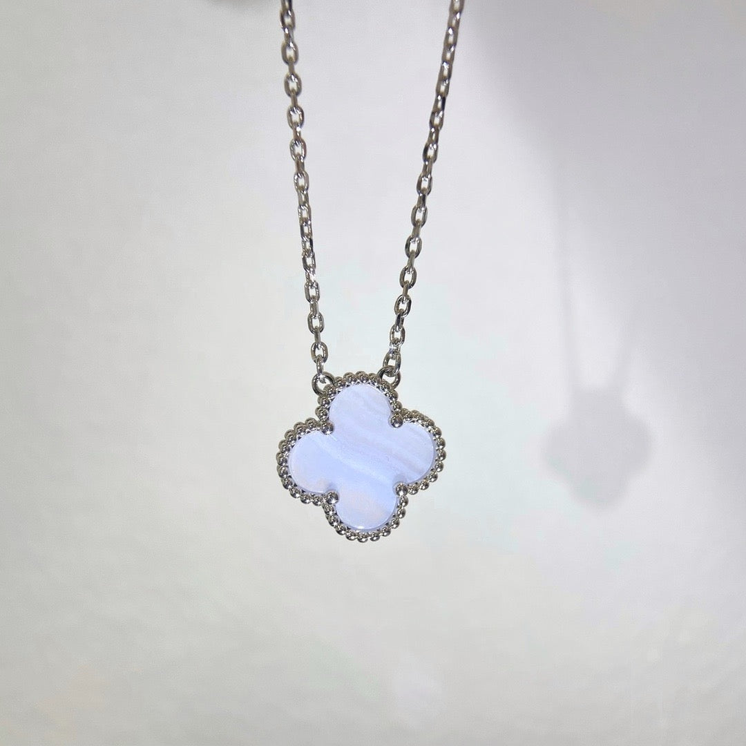 [⭐Aura]CLOVER 15MM BLUE CHALCEDONY NECKLACE SILVER