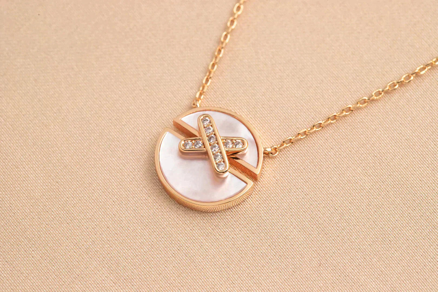 [⭐Aura]JEUX DE ROSE GOLD DIAMOND NECKLACE