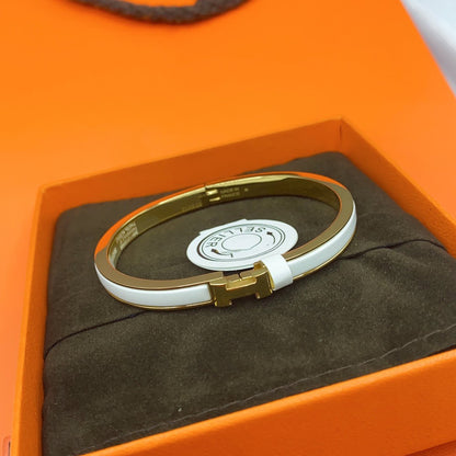 [⭐Aura]CLASSIC HM CLIC WHITE 8MM ENAMEL BRACELET