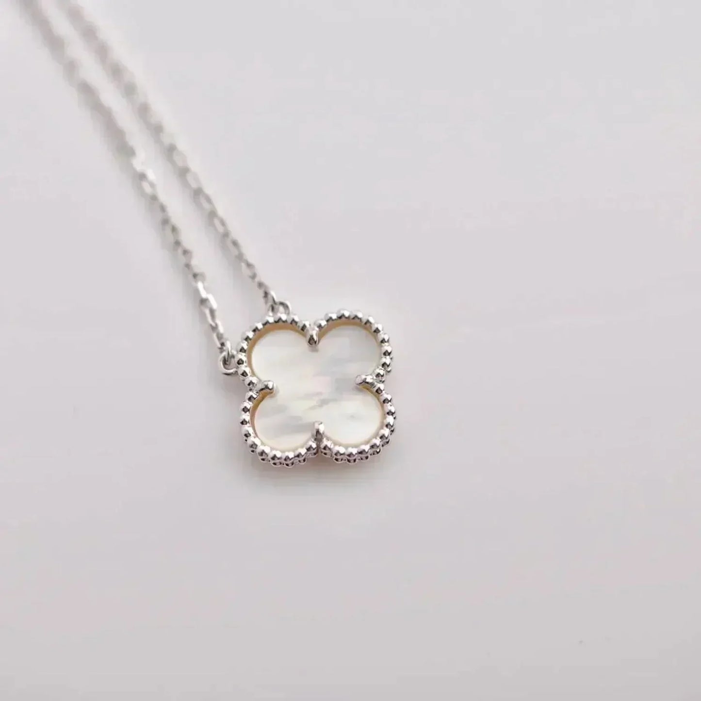 [⭐Aura]CLOVER  15MM WHITE MOTHER-OF-PEARL SILVER