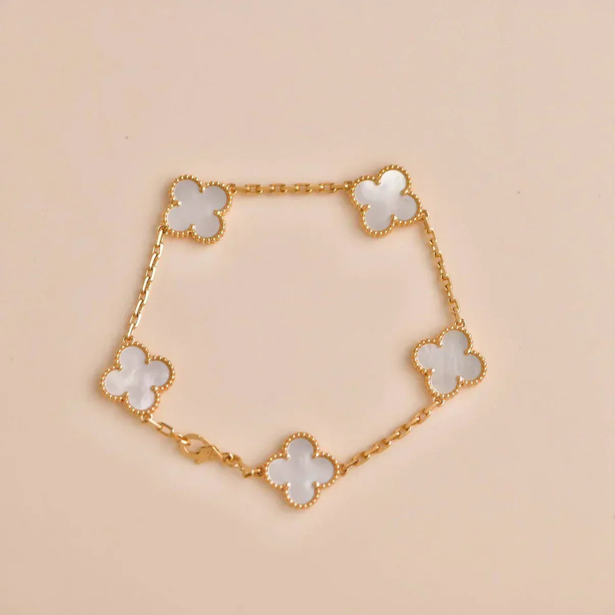 [⭐Aura]CLOVER WHITE PEARL MOP 5 MOTIF BRACELET COLLECTION