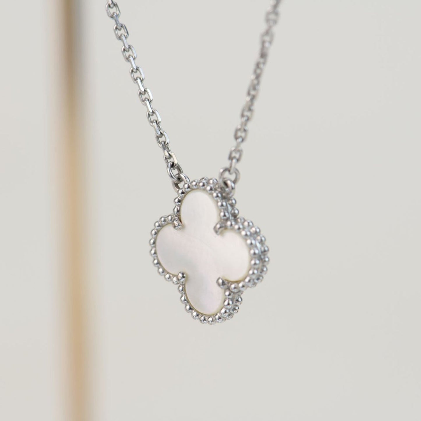 [⭐Aura]CLOVER  15MM WHITE MOTHER-OF-PEARL SILVER