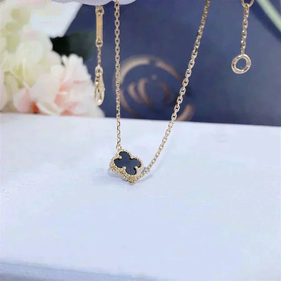 [⭐Aura]CLOVER ONYX SINGLE FLOWER BRACELET